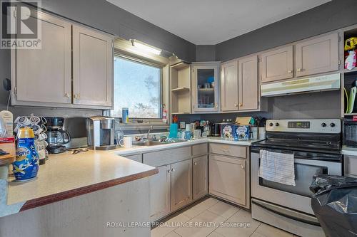 32 Johnson St, Belleville, ON - Indoor Photo Showing Kitchen With Double Sink