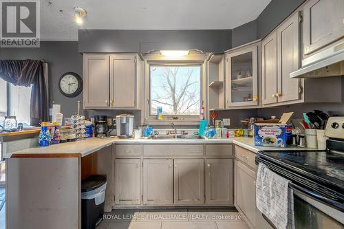 32 Johnson St, Belleville, ON - Indoor Photo Showing Kitchen