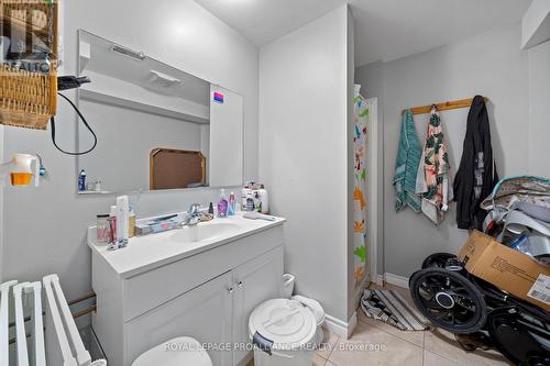 32 Johnson St, Belleville, ON - Indoor Photo Showing Bathroom
