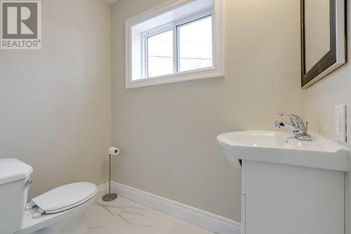 19380 County Rd 2 Road, Summerstown, ON - Indoor Photo Showing Bathroom