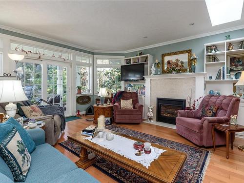 1369 Malahat Dr, Courtenay, BC - Indoor Photo Showing Living Room With Fireplace