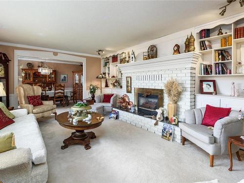 1369 Malahat Dr, Courtenay, BC - Indoor Photo Showing Living Room With Fireplace