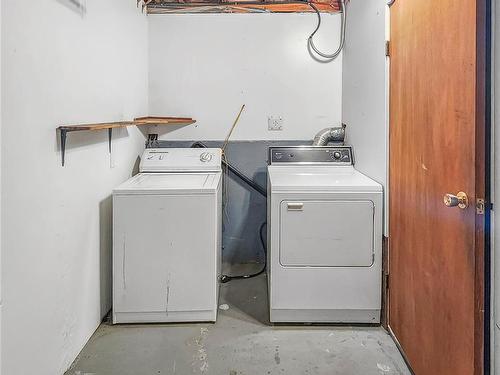 120 Seaview St, Sayward, BC - Indoor Photo Showing Laundry Room