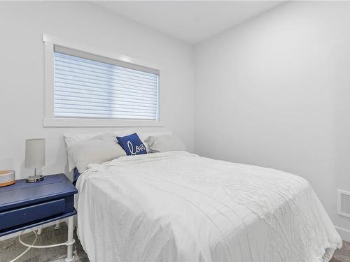7-1580 Glen Eagle Dr, Campbell River, BC - Indoor Photo Showing Bedroom