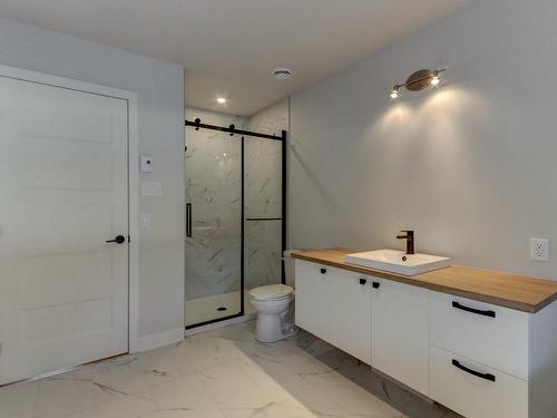 Bathroom - 505 Rue Des Générations, Saint-Colomban, QC - Indoor Photo Showing Bathroom