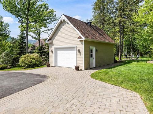 Garage - 185 Rue Marie-Pier, Magog, QC - Outdoor