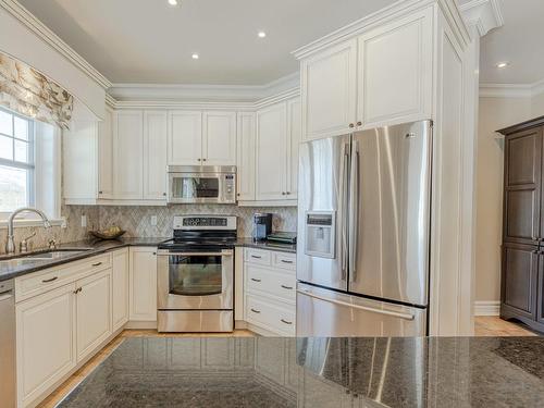 Cuisine - 185 Rue Marie-Pier, Magog, QC - Indoor Photo Showing Kitchen With Double Sink With Upgraded Kitchen