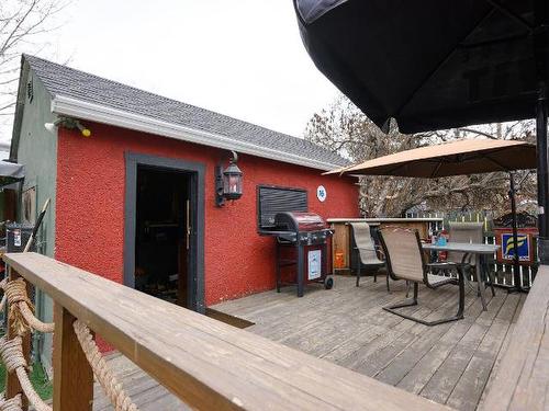 1095 7Th Ave, Kamloops, BC - Outdoor With Exterior