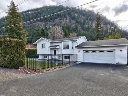 1143 Thompson Ave, Chase, BC - Outdoor