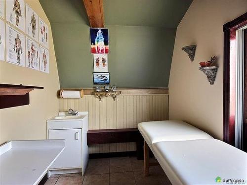 Bureau - 639 Rue Principale, Laval (Sainte-Dorothée), QC - Indoor Photo Showing Bathroom