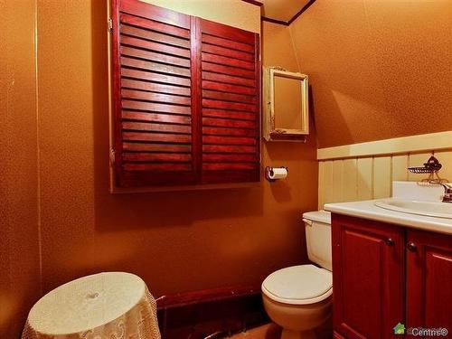 Salle de bains - 639 Rue Principale, Laval (Sainte-Dorothée), QC - Indoor Photo Showing Bathroom