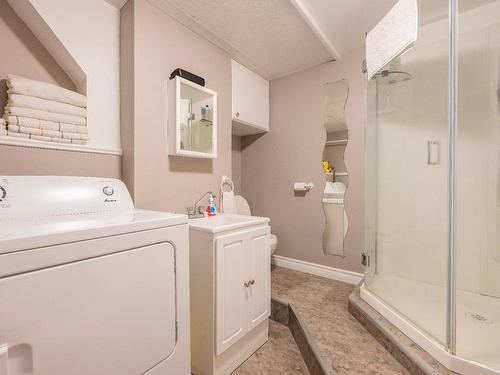 Salle de bains - 106 Ch. Boudreau, Les Îles-De-La-Madeleine, QC - Indoor Photo Showing Laundry Room