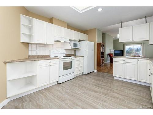 12-677 Bunting Pl, Comox, BC - Indoor Photo Showing Kitchen