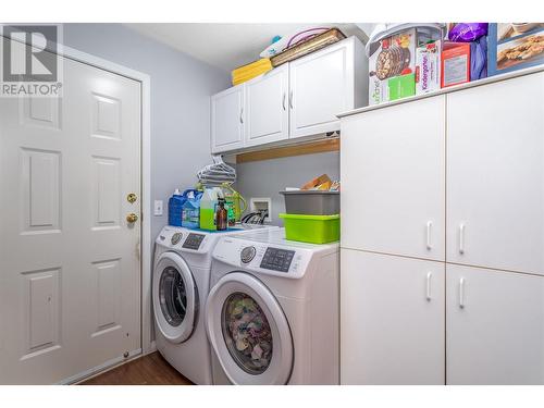 444 Klassen Road, Kelowna, BC - Indoor Photo Showing Laundry Room