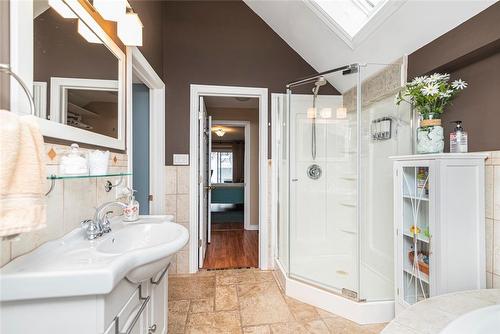 735 Sandy Bay Road, Port Maitland, ON - Indoor Photo Showing Bathroom