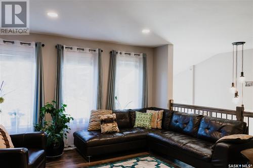 10 Barnes Crescent, Humboldt, SK - Indoor Photo Showing Living Room