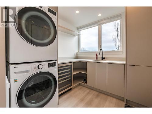 3260 Landry Crescent, Summerland, BC - Indoor Photo Showing Laundry Room