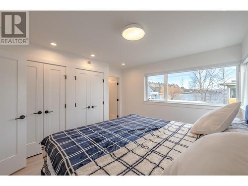 3260 Landry Crescent, Summerland, BC - Indoor Photo Showing Bedroom