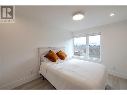 3260 Landry Crescent, Summerland, BC - Indoor Photo Showing Bedroom