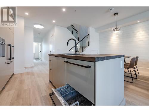 3260 Landry Crescent, Summerland, BC - Indoor Photo Showing Kitchen