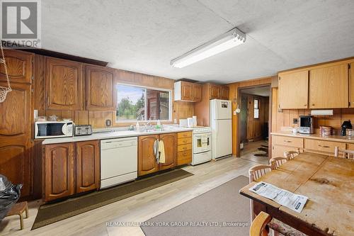40630 Shore Rd, Brock, ON - Indoor Photo Showing Kitchen