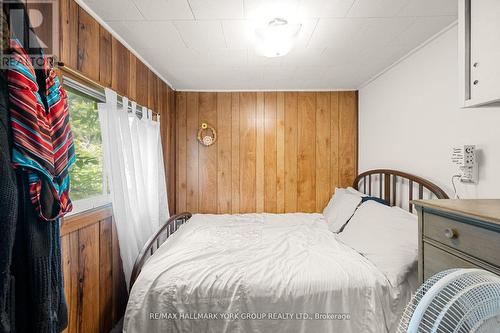 40630 Shore Rd, Brock, ON - Indoor Photo Showing Bedroom