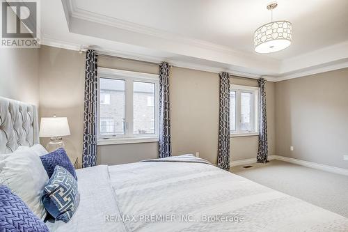 20 Barrow Avenue, Bradford West Gwillimbury, ON - Indoor Photo Showing Bedroom