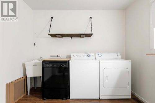 757 Coronation Avenue, Kelowna, BC - Indoor Photo Showing Laundry Room