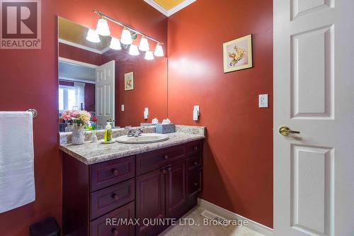 24 Pinegrove Crt, Belleville, ON - Indoor Photo Showing Bathroom