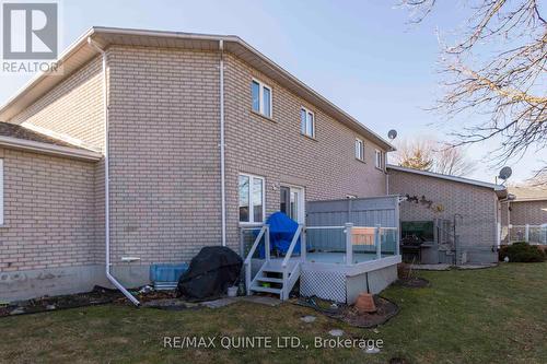 24 Pinegrove Crt, Belleville, ON - Outdoor With Exterior