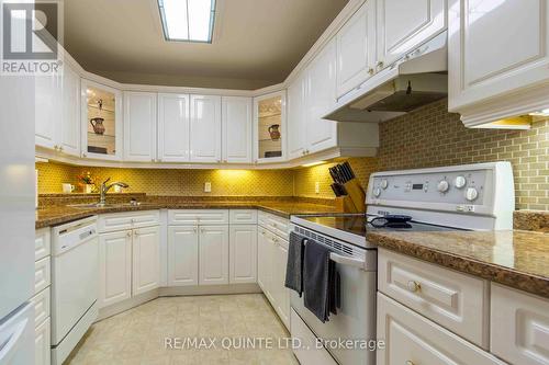 24 Pinegrove Crt, Belleville, ON - Indoor Photo Showing Kitchen