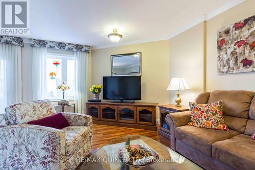 24 Pinegrove Crt, Belleville, ON - Indoor Photo Showing Living Room