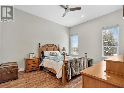 711 Fairbridge Road, Kelowna, BC - Indoor Photo Showing Bedroom