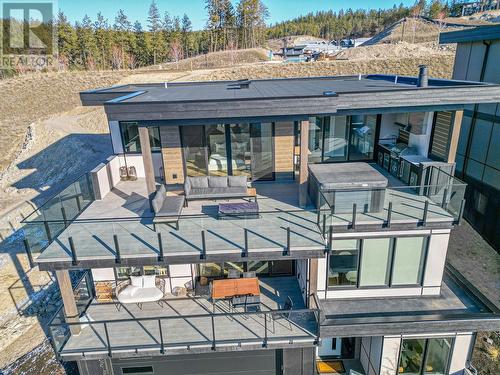 3311 Aspen Lane, Kelowna, BC - Indoor Photo Showing Kitchen With Upgraded Kitchen