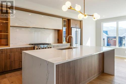 3311 Aspen Lane, Kelowna, BC - Indoor Photo Showing Kitchen