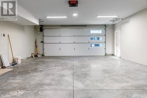 3311 Aspen Lane, Kelowna, BC - Indoor Photo Showing Garage