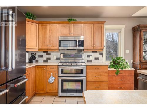 5380 Learmouth Road, Lavington, BC - Indoor Photo Showing Kitchen