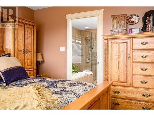 5380 Learmouth Road, Lavington, BC - Indoor Photo Showing Bedroom