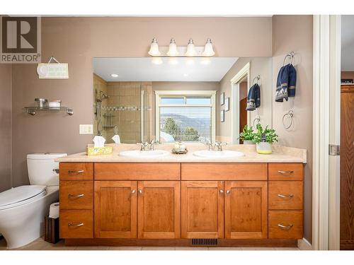 5380 Learmouth Road, Lavington, BC - Indoor Photo Showing Bathroom