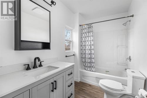 91 Spruce St, Sault Ste. Marie, ON - Indoor Photo Showing Bathroom