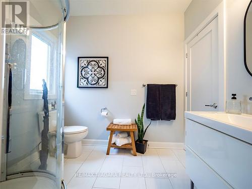 5 Heron Pointe Rd, Port Colborne, ON - Indoor Photo Showing Bathroom