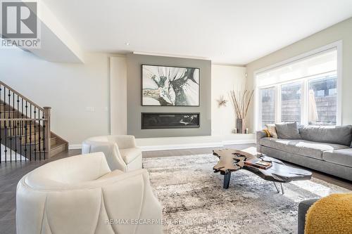 78 Hickory Avenue, Niagara-On-The-Lake, ON - Indoor Photo Showing Living Room