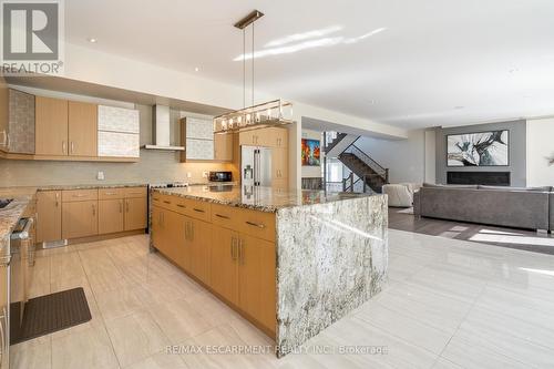 78 Hickory Avenue, Niagara-On-The-Lake, ON - Indoor Photo Showing Kitchen With Double Sink