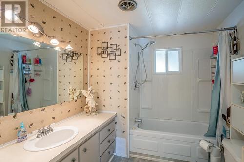 5110 Perkins Road, Forest Grove, BC - Indoor Photo Showing Bathroom
