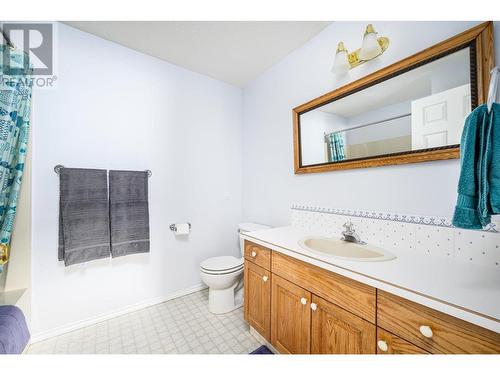 7688 Tronson Road, Vernon, BC - Indoor Photo Showing Bathroom