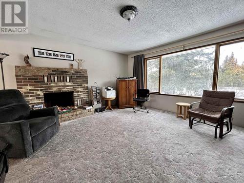 2987 Likely Road, 150 Mile House, BC - Indoor With Fireplace