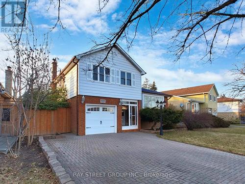 2295 Council Ring Rd, Mississauga, ON - Outdoor