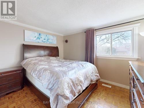 2295 Council Ring Rd, Mississauga, ON - Indoor Photo Showing Bedroom