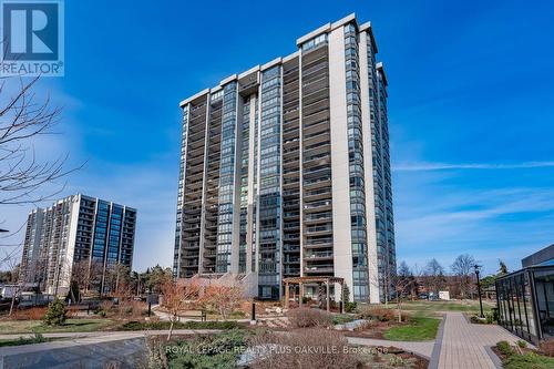 #201 -2170 Marine Dr, Oakville, ON - Outdoor With Facade
