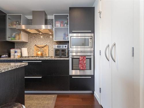 1203-707 Courtney St, Victoria, BC - Indoor Photo Showing Kitchen With Upgraded Kitchen